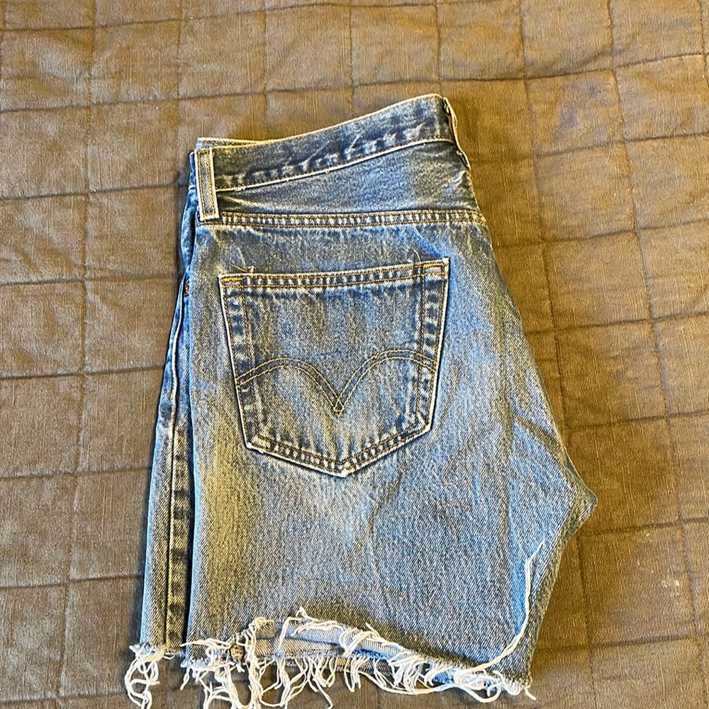 Levi’s 501 Button Fly High Waisted Mid Thigh Cutoff Denim Boyfriend Short 10/30